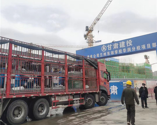 華潤東(dong)郊分校和華潤(rùn)禦瀾山二期2台(tai)500kw發電機已經到(dào)貨